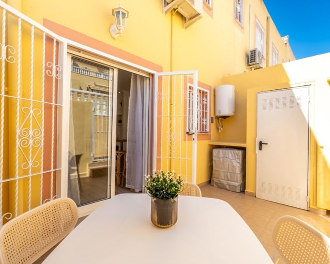 Image No.16-2 Bed Townhouse for sale