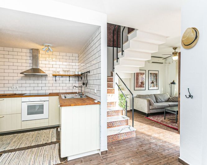 Image No.17-2 Bed Townhouse for sale