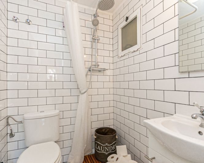 Image No.18-2 Bed Townhouse for sale