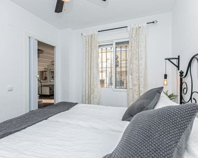 Image No.22-2 Bed Townhouse for sale