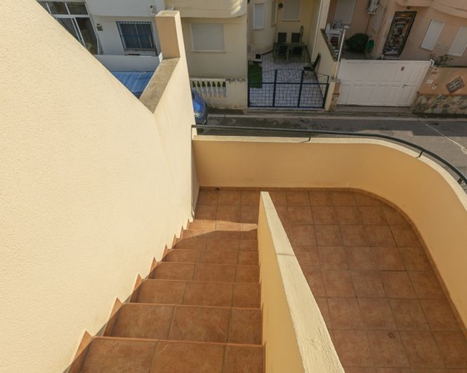 Image No.28-2 Bed Townhouse for sale