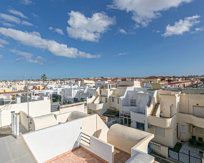 Image No.32-2 Bed Townhouse for sale