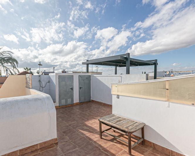 Image No.35-2 Bed Townhouse for sale