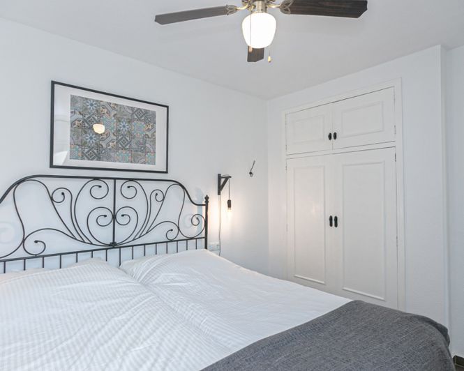 Image No.40-2 Bed Townhouse for sale