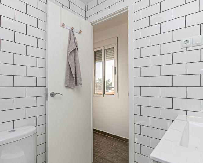 Image No.48-2 Bed Townhouse for sale