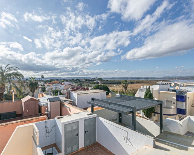 Image No.5-2 Bed Townhouse for sale