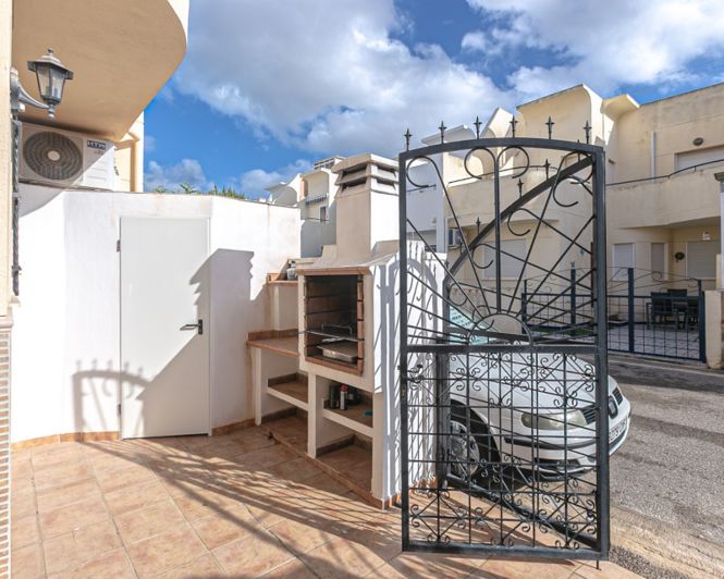 Image No.50-2 Bed Townhouse for sale