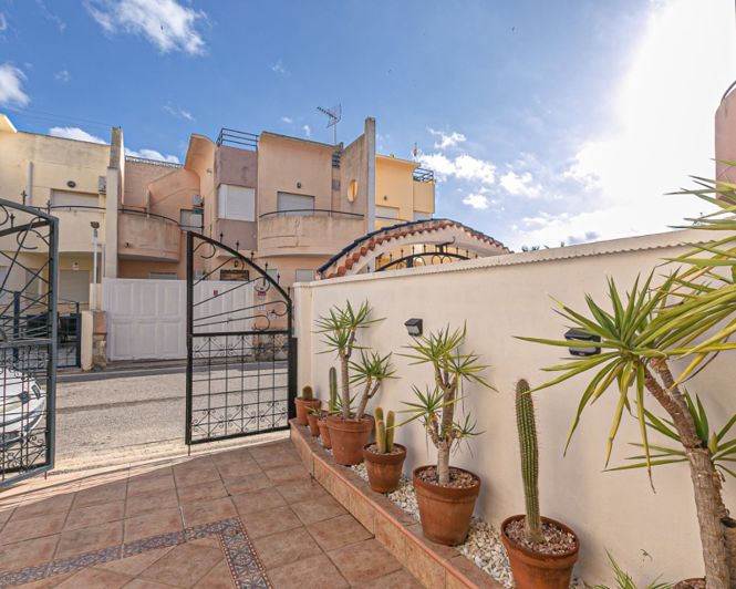 Image No.6-2 Bed Townhouse for sale