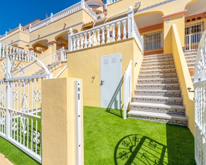 Image No.6-2 Bed Townhouse for sale
