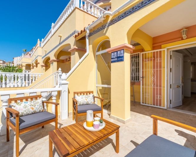 Image No.8-2 Bed Townhouse for sale