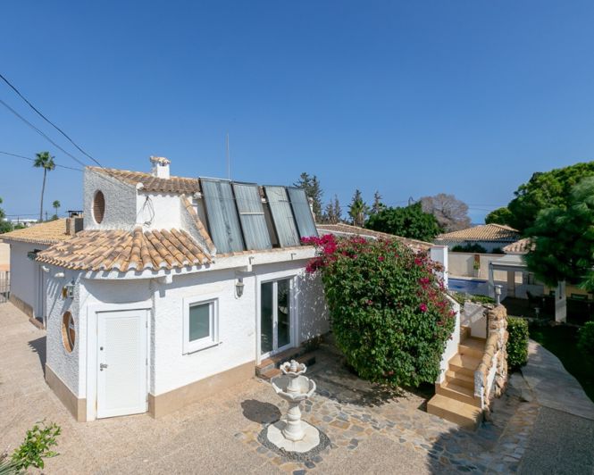 Image No.2-6 Bed Villa for sale