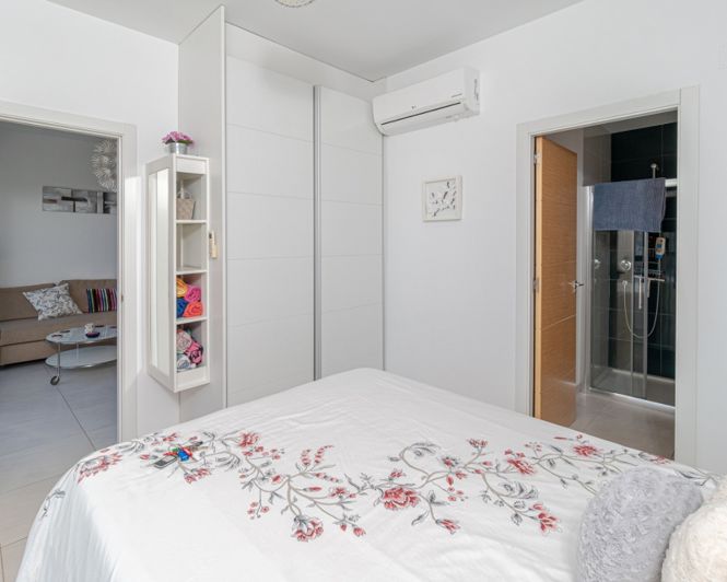 Image No.18-2 Bed Apartment for sale