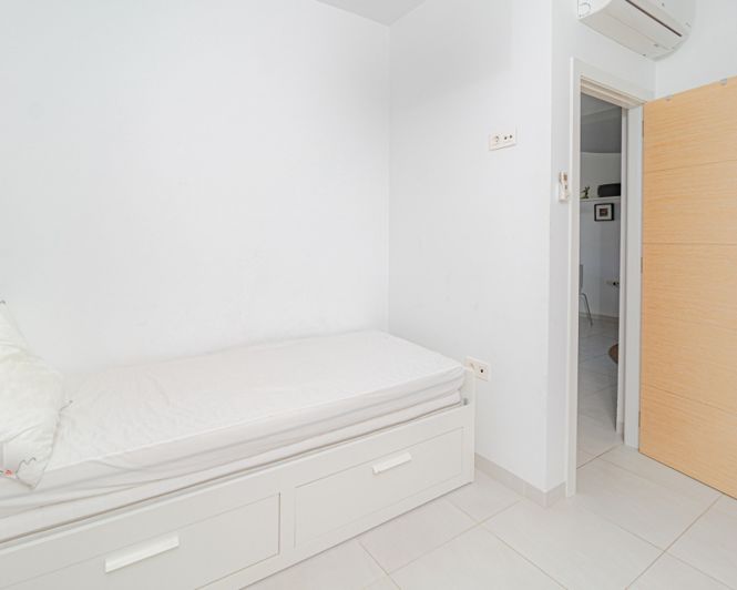 Image No.26-2 Bed Apartment for sale