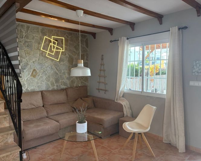 Image No.14-3 Bed Townhouse for sale