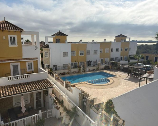 Image No.24-3 Bed Townhouse for sale