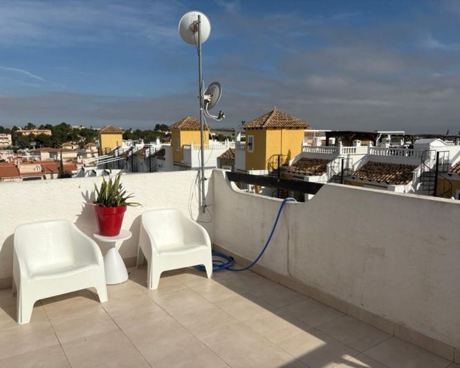 Image No.25-3 Bed Townhouse for sale
