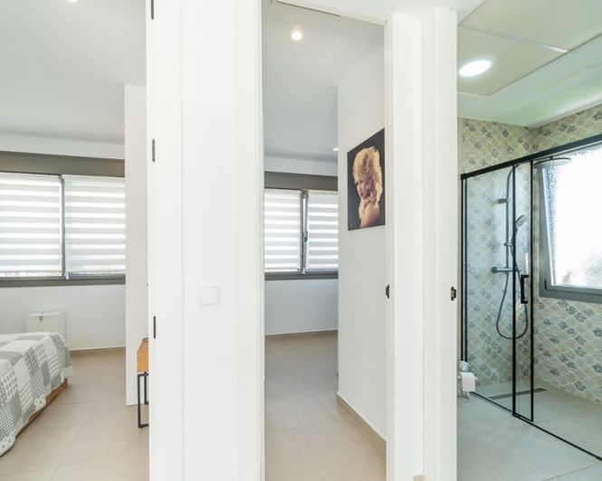 Image No.19-3 Bed Villa for sale