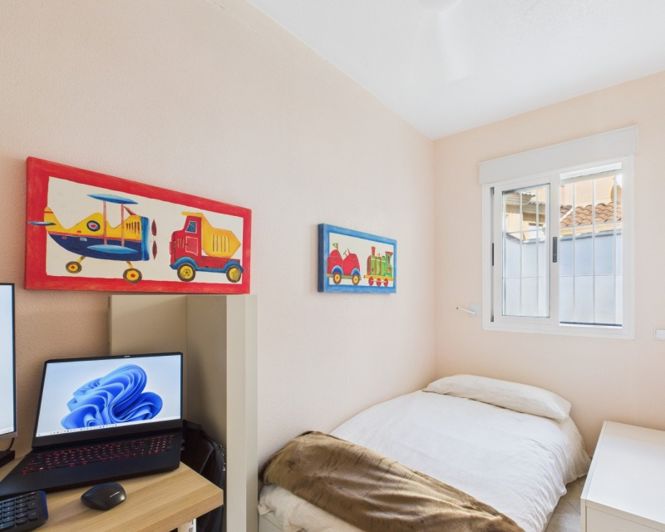 Image No.13-3 Bed Townhouse for sale