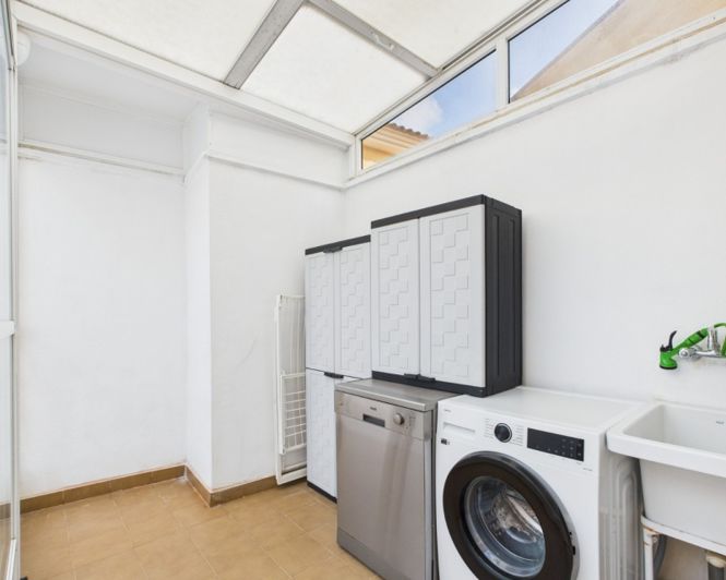 Image No.14-3 Bed Townhouse for sale