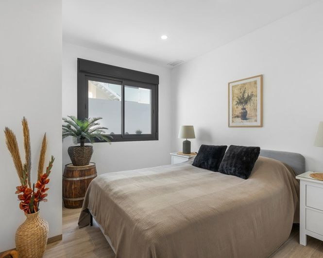 Image No.28-2 Bed Apartment for sale