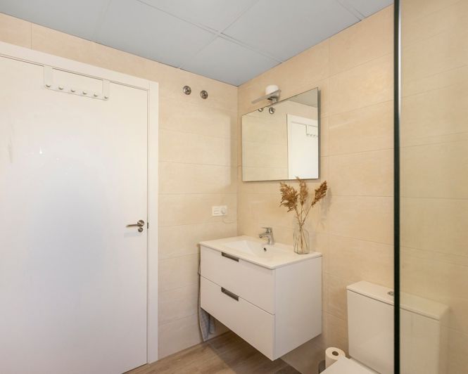 Image No.32-2 Bed Apartment for sale