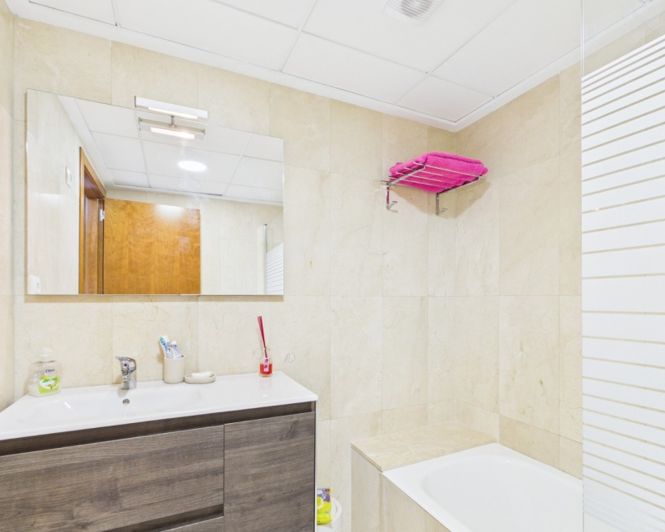 Image No.24-3 Bed Apartment for sale