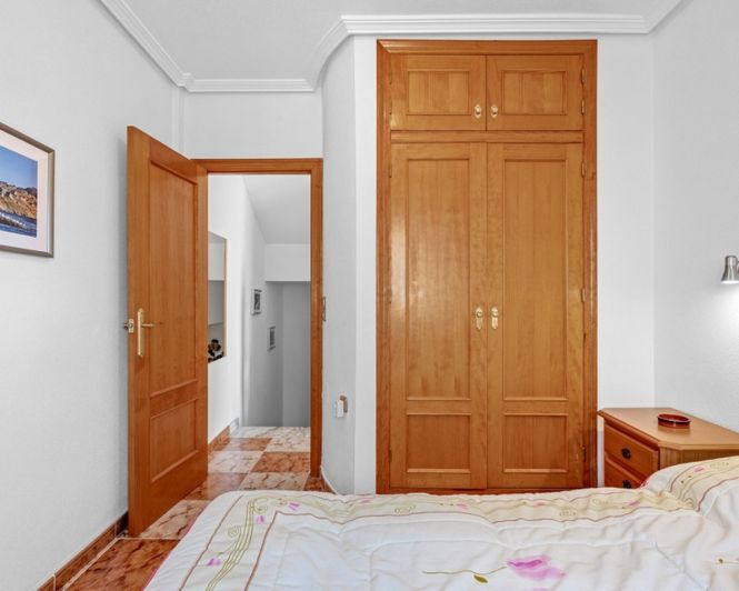 Image No.17-2 Bed Townhouse for sale
