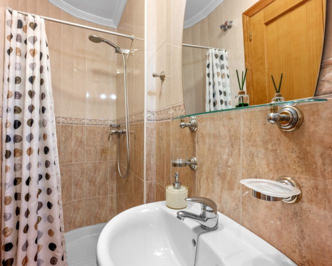 Image No.21-2 Bed Townhouse for sale