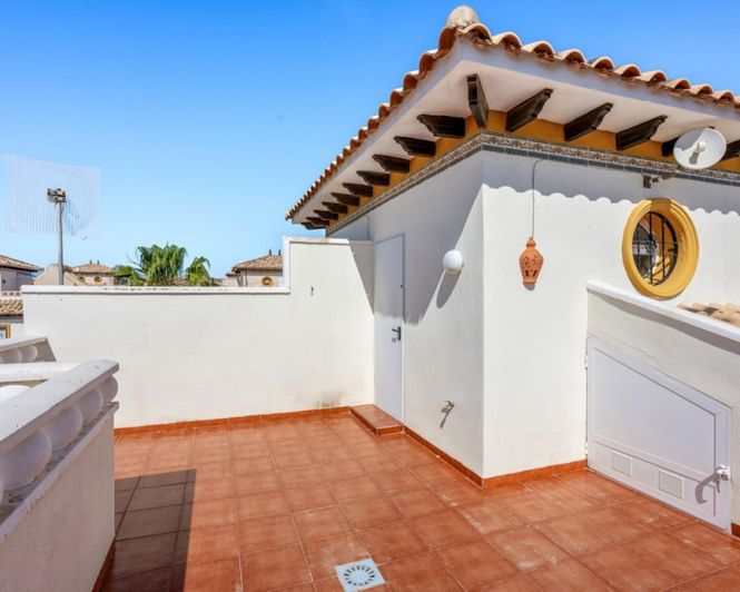 Image No.22-2 Bed Townhouse for sale