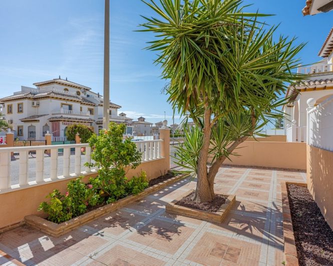 Image No.31-2 Bed Townhouse for sale