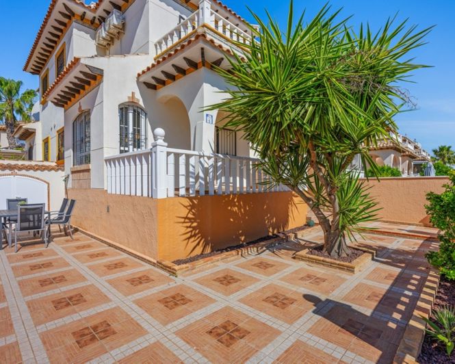 Image No.33-2 Bed Townhouse for sale