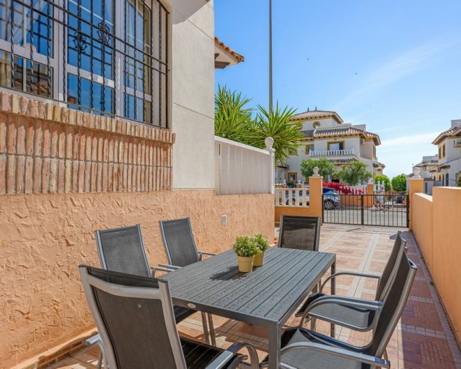 Image No.36-2 Bed Townhouse for sale