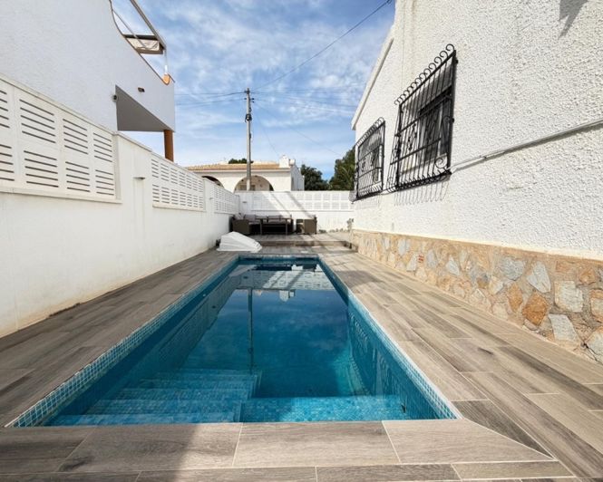 Image No.33-2 Bed Villa for sale