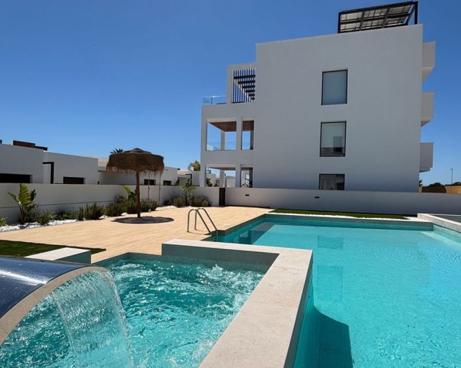 Image No.33-2 Bed Apartment for sale