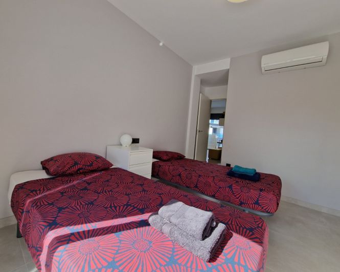 Image No.21-3 Bed Apartment for sale