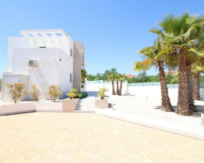 Image No.22-3 Bed Villa for sale