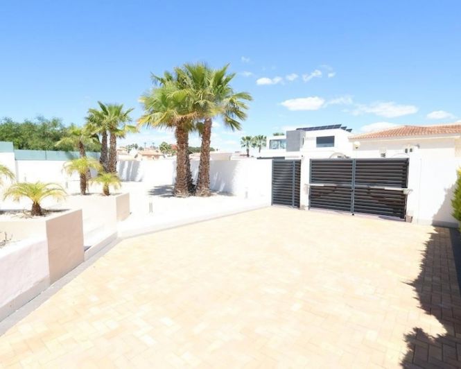 Image No.23-3 Bed Villa for sale