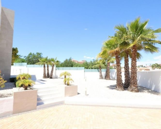 Image No.24-3 Bed Villa for sale