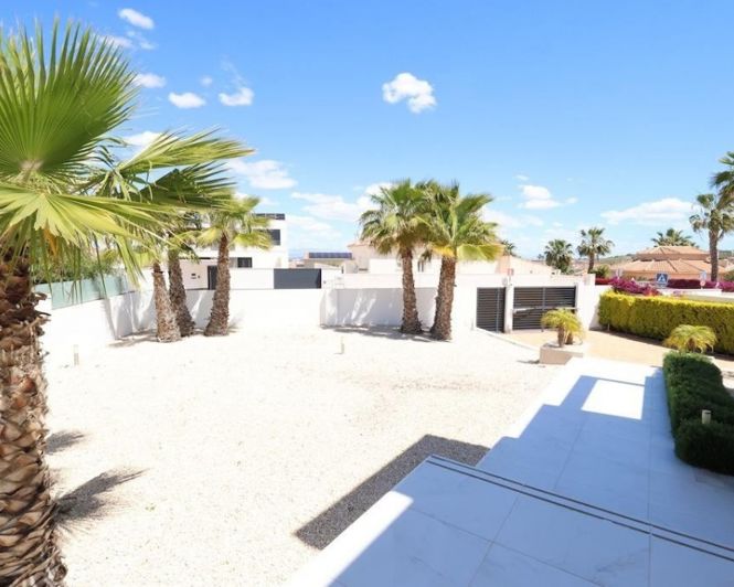 Image No.27-3 Bed Villa for sale