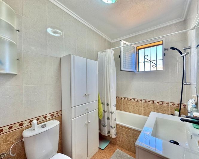 Image No.19-3 Bed Villa for sale