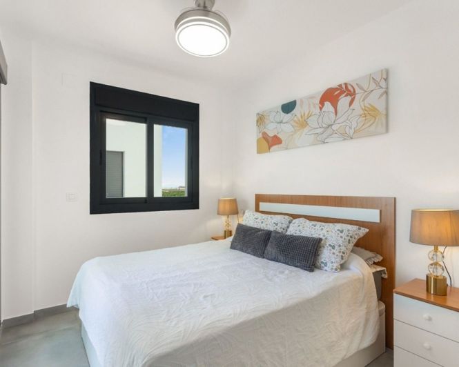 Image No.8-2 Bed Apartment for sale