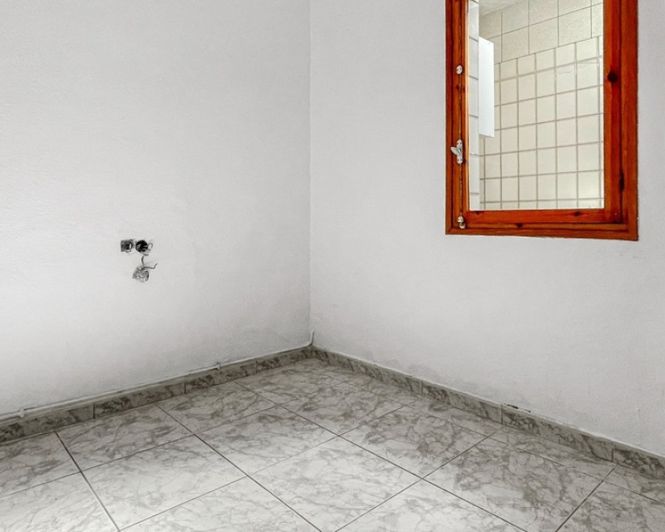 Image No.10-2 Bed Townhouse for sale