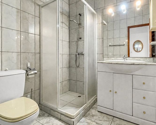 Image No.12-2 Bed Townhouse for sale