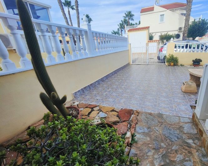 Image No.38-2 Bed Townhouse for sale