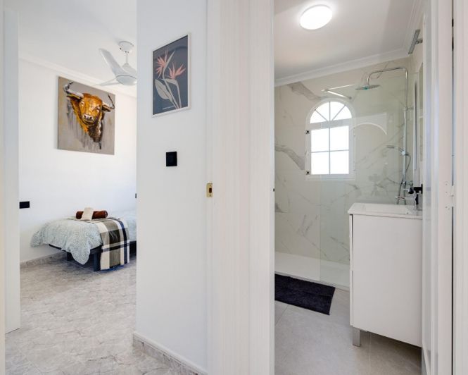 Image No.20-2 Bed Apartment for sale