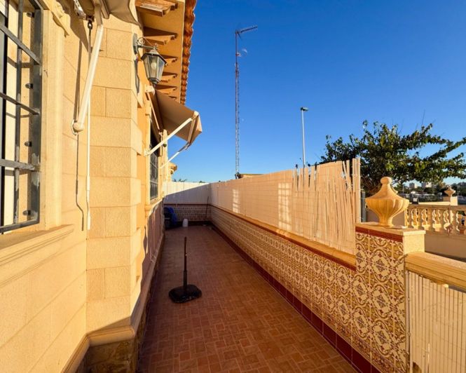 Image No.12-3 Bed Townhouse for sale