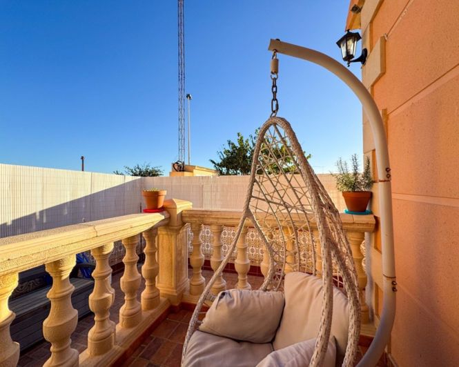Image No.16-3 Bed Townhouse for sale