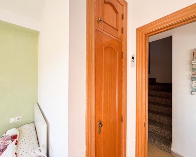 Image No.28-3 Bed Townhouse for sale