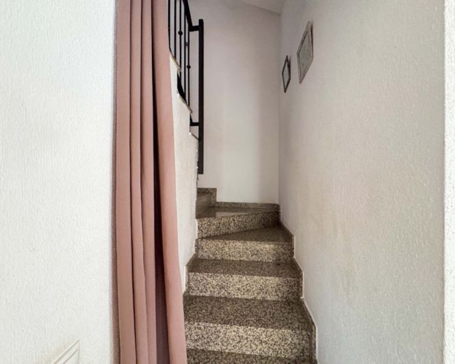 Image No.31-3 Bed Townhouse for sale