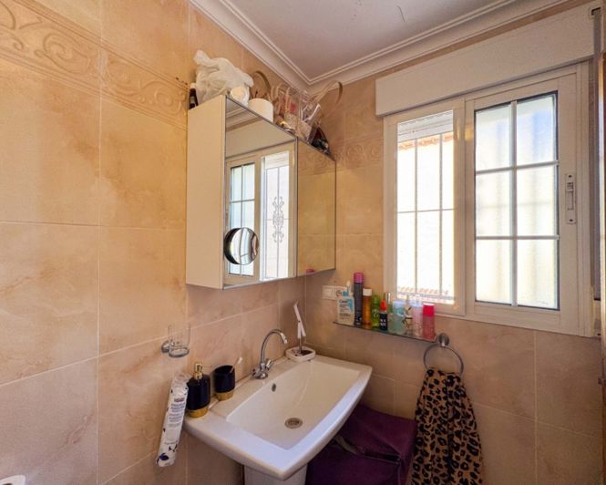 Image No.37-3 Bed Townhouse for sale